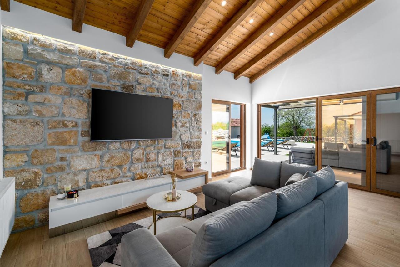 Bogatić New! Promina Luxury Villa With 72Sqm Heated Pool, Jacuzzi, Infrared Sauna, Tennis Court, Media Room מראה חיצוני תמונה