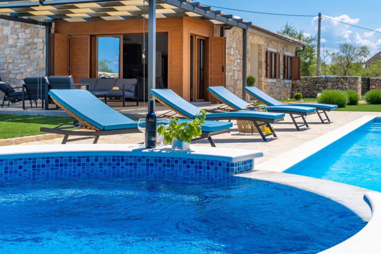 Bogatić New! Promina Luxury Villa With 72Sqm Heated Pool, Jacuzzi, Infrared Sauna, Tennis Court, Media Room מראה חיצוני תמונה