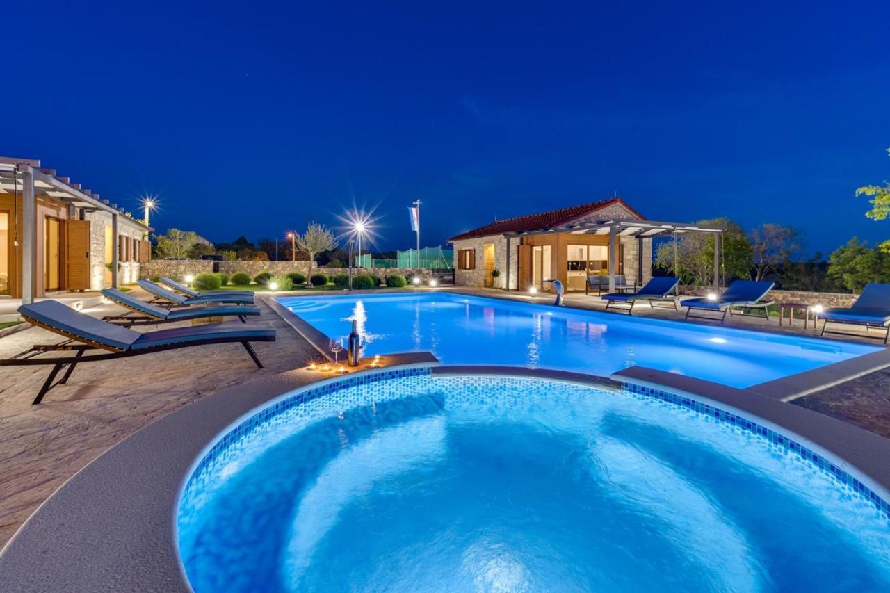 Bogatić New! Promina Luxury Villa With 72Sqm Heated Pool, Jacuzzi, Infrared Sauna, Tennis Court, Media Room מראה חיצוני תמונה